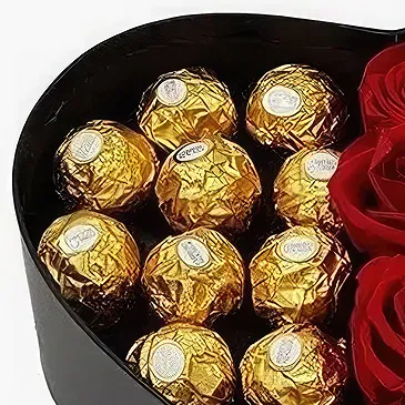Hatem flowers  -  Heartfelt Delight Box Flower Bouquet/Arrangement