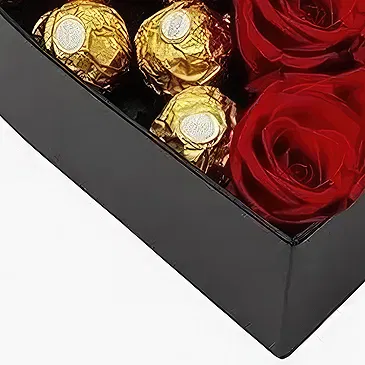 Hatem flowers  -  Heartfelt Delight Box Flower Bouquet/Arrangement