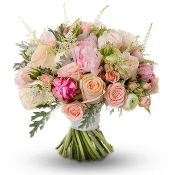 United Kingdom flowers  -  Bouquet of roses in light tones Flower Delivery