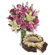 Nicosia Online Blumenhändler - Rosa-weißer Blumenstrauß mit Sahnetorte Blumenstrauß