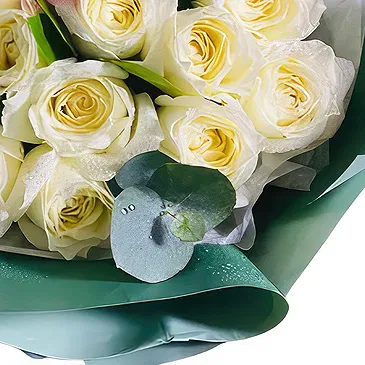 China flowers  -  Elegant Round Bouquet of White and Red Roses Flower Bouquet/Arrangement