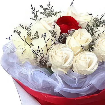 China flowers  -  Elegant White and Red Roses Floral Arrangemen Flower Bouquet/Arrangement
