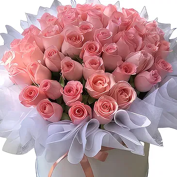China flowers  -  Timeless Pink Roses Arranged in a Chic Hatbox Flower Bouquet/Arrangement