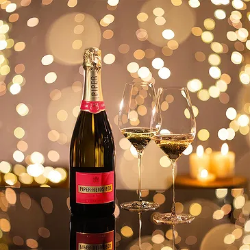 Bäch flowers  -  Piper-Heidsieck Cuvee Brut Champagne Lipstick Flower Bouquet/Arrangement