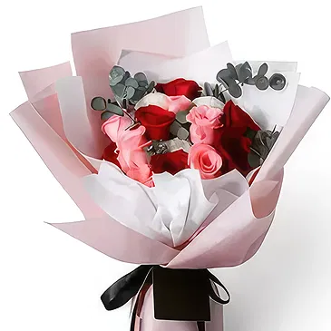 Buangkok flowers  -  Blushing Bouquet of Roses Flower Bouquet/Arrangement