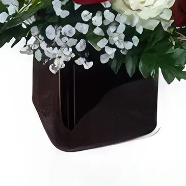 St. Maarten flowers  -  Flame-kissed Love Flower Bouquet/Arrangement