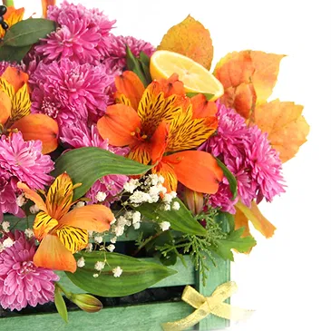 fiorista fiori di Firenze- Composizione floreale in ciotola con gigli Bouquet floreale