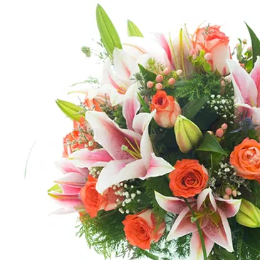 fiorista fiori di Ficarazzi- Composizione di gigli rosa e rose color salmo Bouquet floreale