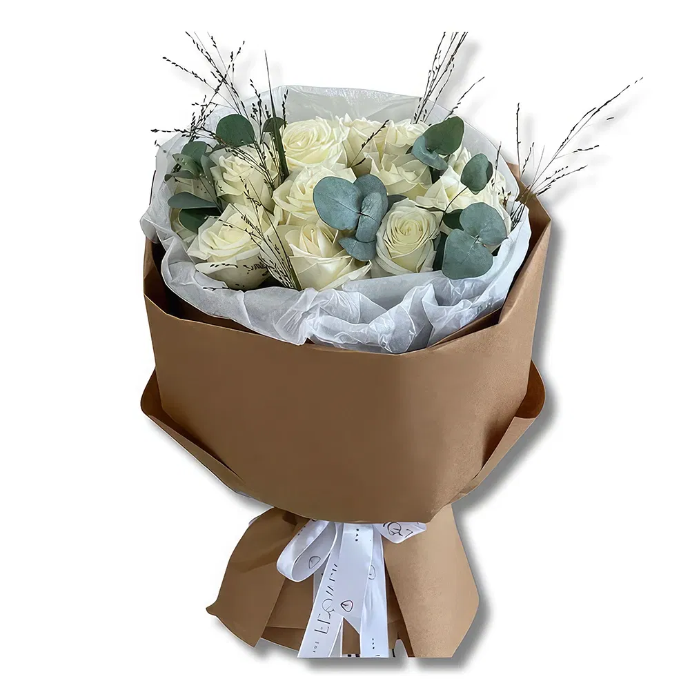 flores de Abu Dhabi- Rosas brancas e eucalipto premium