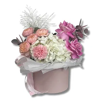 United Arab Emirates flowers  -  Elegant Pink Roses and Spray Roses  Flower Delivery