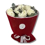Dubai Online Blumenhändler - Premium weiße Rosen mit Eukalyptus Blumenstrauß