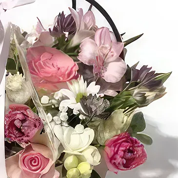 Budapest flowers  -  BEST OF ALL - A FLOWER BOX Flower Bouquet/Arrangement