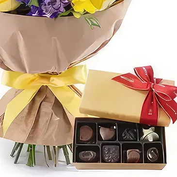 Budapest flowers  -  HEROINE - FLOWER & CHOCOLATE Flower Bouquet/Arrangement