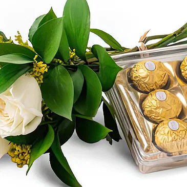 Chile flowers  -  Bouquet of 3 White Roses and Chocolate Flower Bouquet/Arrangement