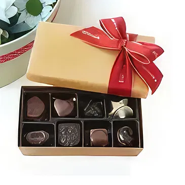 Budapest flowers  -  TREASURE BOX - FLOWER & CHOCOLATE Flower Bouquet/Arrangement
