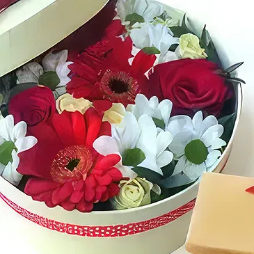 Budapest flowers  -  TREASURE BOX - FLOWER & CHOCOLATE Flower Bouquet/Arrangement