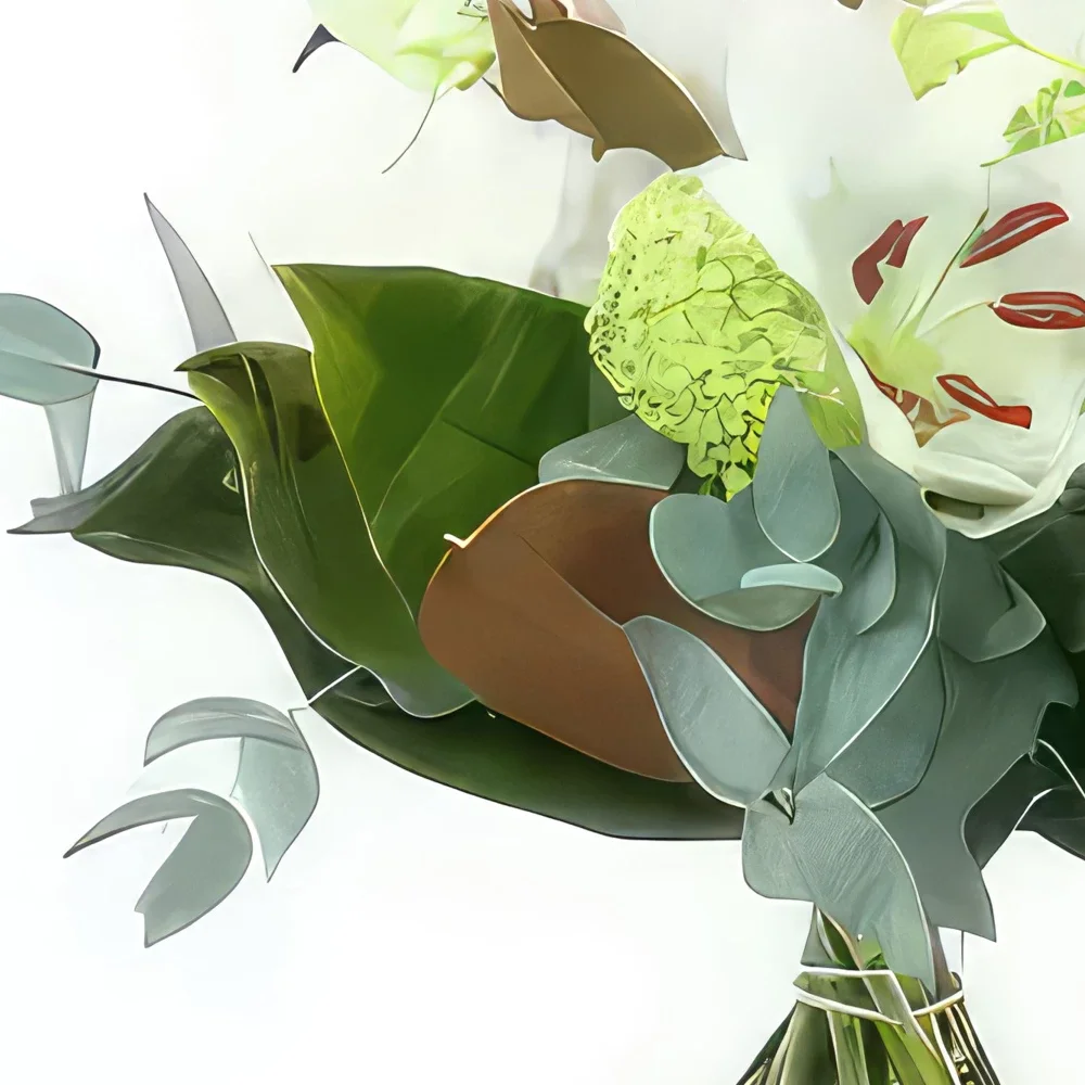 Бордо цветя- Букет от лилии и бели цветя Брюж Букет/договореност цвете