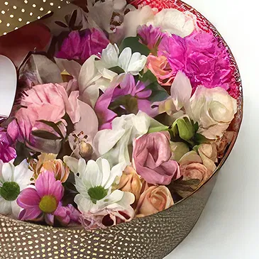 Budapest flowers  -  A LITTLE ELEGANCE - FLOWER BOX Flower Bouquet/Arrangement