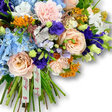 United Arab Emirates flowers  -  Colorful Floral Arrangement with Roses Flower Bouquet/Arrangement