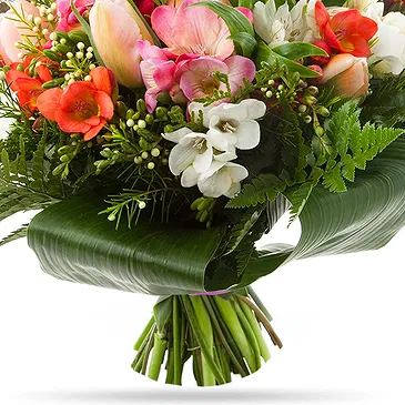 Oman flowers  -  Radiant Lilies Flower Bouquet/Arrangement
