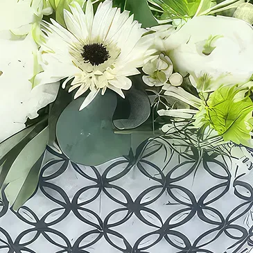 Le François flowers  -  Composition of white flowers Dallas Flower Bouquet/Arrangement