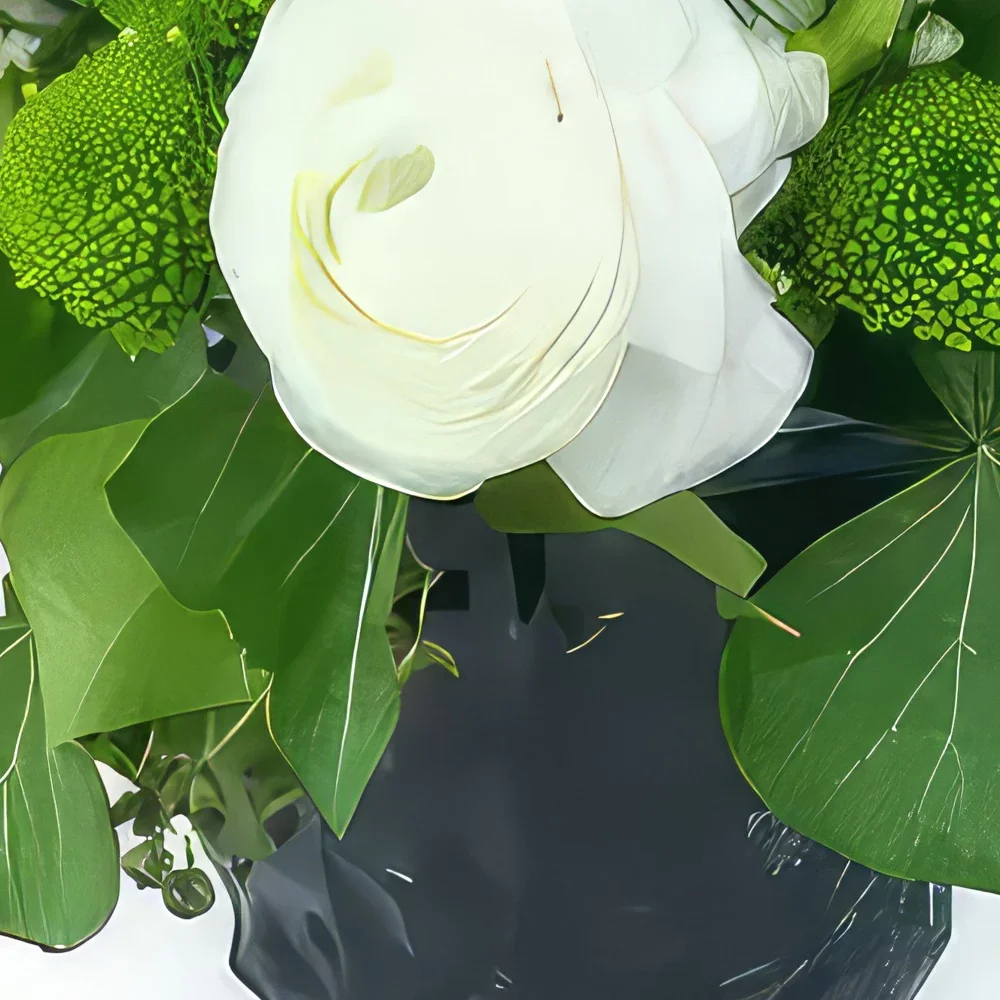 Нант цветя- Композиция от бели цветя Монреал Букет/договореност цвете