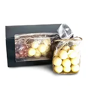 Lokenfeltet online Florist - Chocolate Nuts Delight Bouquet