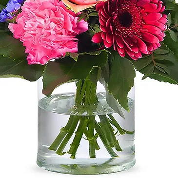Amsterdam-Zuidoost flowers  -  Radiant Red Flower Bouquet/Arrangement