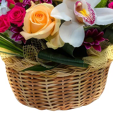 Oman flowers  -  Basket with colored flowers Flower Bouquet/Arrangement