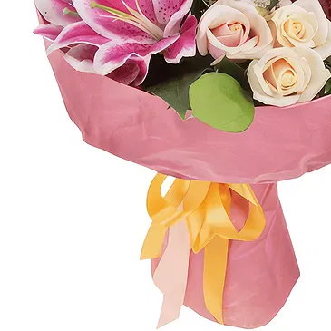 El Pepeto blomster- Bukett med rosa liljer og hvite roser Blomsterarrangementer bukett