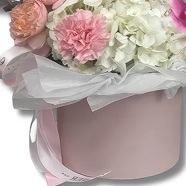 Garhoud flowers  -  Elegant Pink Roses and Spray Roses  Flower Bouquet/Arrangement