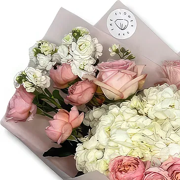 Garhoud flowers  -  Elegant Roses and Mixed Flower Bouquet Flower Bouquet/Arrangement
