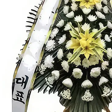 Uichang-dong flowers  -  White  Wreath  Flower Bouquet/Arrangement
