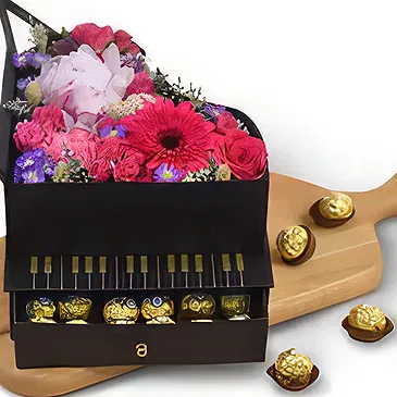 Buangkok flowers  -  Precious Box Flower Bouquet/Arrangement