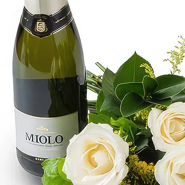 Chile flowers  -  Bouquet of 15 White Roses and Sparkling Wine Flower Bouquet/Arrangement