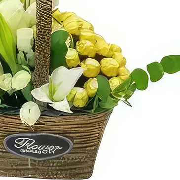 Ad Dilam blomster- Hvite roser og Ferrero Rocher Blomsterarrangementer bukett