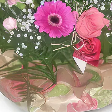 Malbork flowers  -  Sweet Touch Flower Bouquet/Arrangement