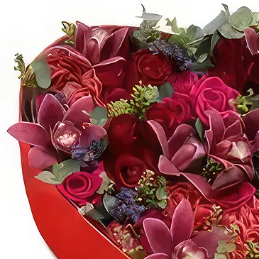 Budapest flowers  -  A BOX OF LOVE - FLOWER BOX Flower Bouquet/Arrangement