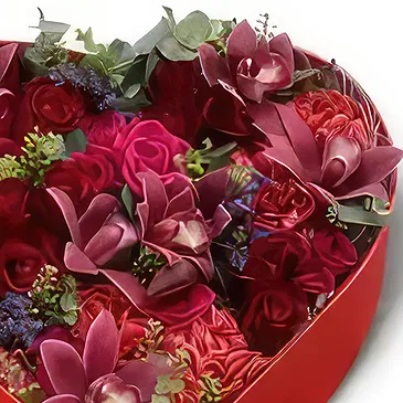 Budapest flowers  -  A BOX OF LOVE - FLOWER BOX Flower Bouquet/Arrangement