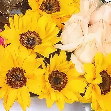 Garhoud flowers  -  Single statement Flower Bouquet/Arrangement