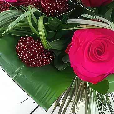 Le Precheur flowers  -  Nuremberg red & fuchsia round bouquet Flower Bouquet/Arrangement