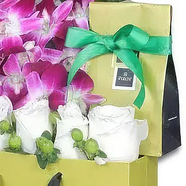 Garhoud flowers  -  Pink & White Flower Bouquet/Arrangement