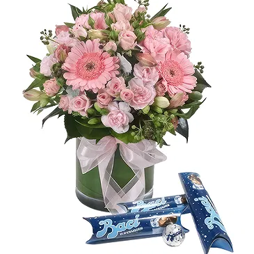 Versciaco di Sopra flowers  -  Bouquet in Pink Tones with Baci Perugina Flower Bouquet/Arrangement