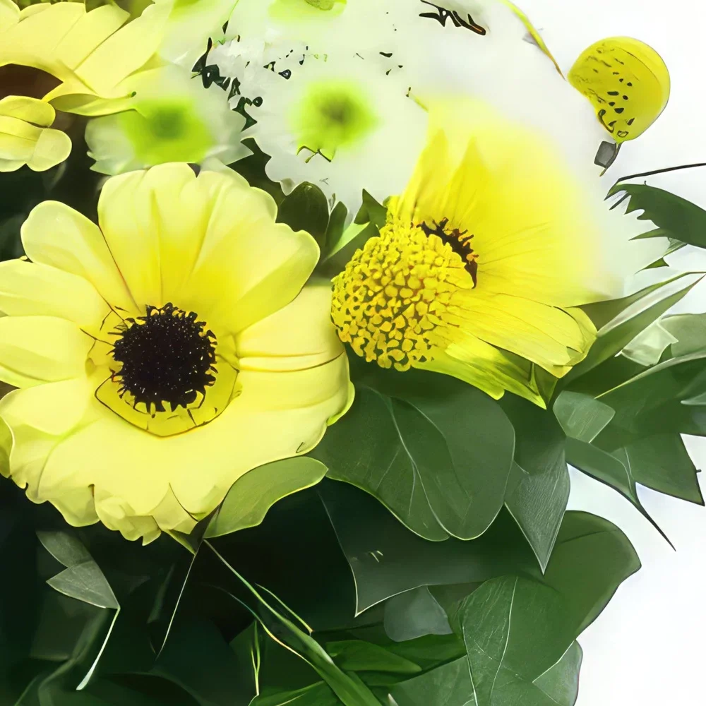 nett Blumen Florist- Prager gelb-weißer runder Strauß Bouquet/Blumenschmuck