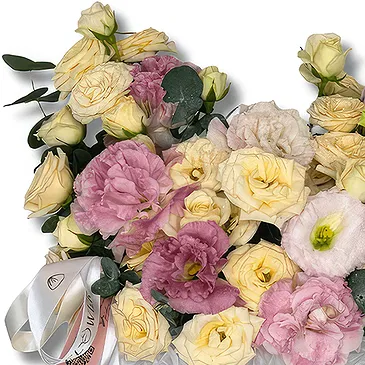 Dubai flowers  -  Premium Spray Roses in a Round Box Flower Bouquet/Arrangement