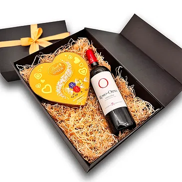 Italy flowers  -  Premium Toscan Red Wine and Lindt Pralines Flower Bouquet/Arrangement