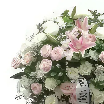 丹那爪哇 花- 花架玫瑰和百合 花的花束安排