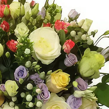 Wroclaw flowers  -  Twig Roses Flower Bouquet/Arrangement