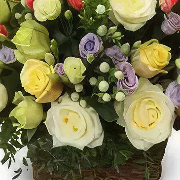 Wroclaw flowers  -  Twig Roses Flower Bouquet/Arrangement