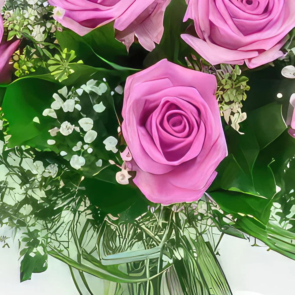 Бордо цветя- Кръгли букети Дъжд от рози Букет/договореност цвете